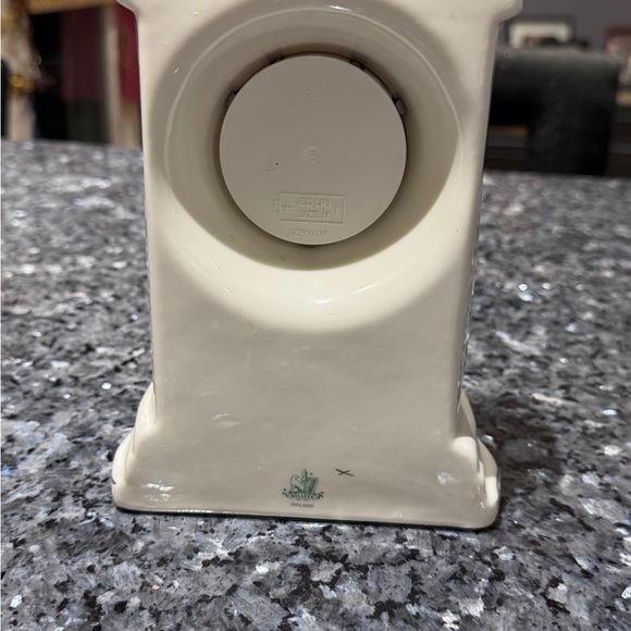 🕰️ Rare Vintage Stunning Irish Belleek White Ceramic Mantel Clock 🕰️ - Picture 6 of 16
